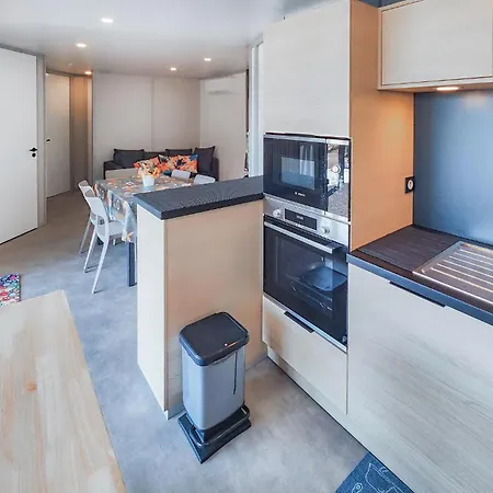 Amazing In With Kitchen *