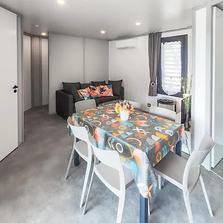 Amazing In With Kitchen *